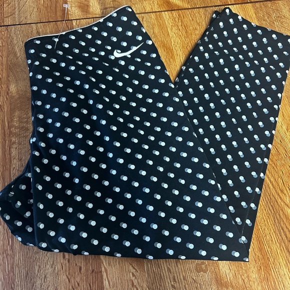 Nike Large black polka dot crop leggings - Picture 2 of 6